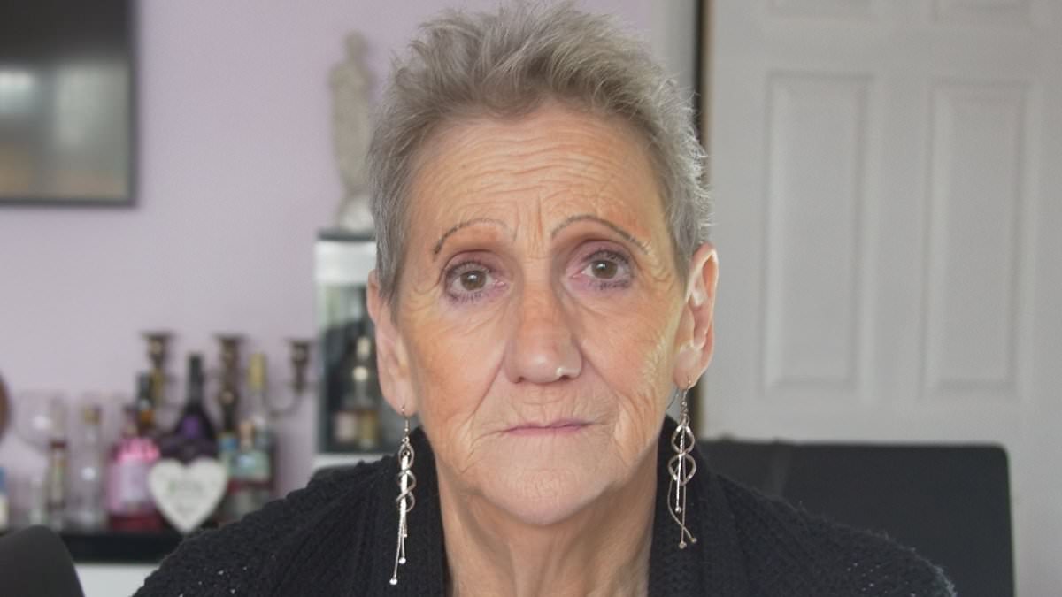 Cancer-stricken woman, 68, has months to live after NHS doctors missed a 3cm tumour clearly visible on scan - and failed to check her properly for two years [Video]