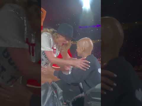 Young Girl With Brain Cancer Meets Her Idol Taylor Swift ❤️ (🎥: IG/ natoliver22) [Video]