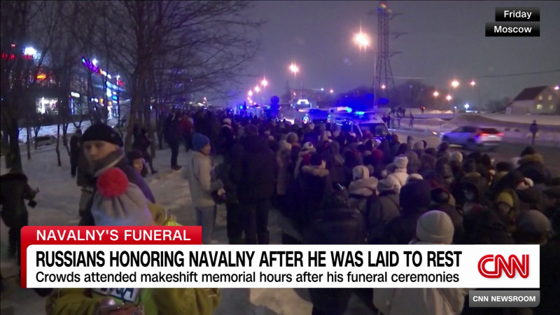 Thousands gather for Navalnys funeral in Moscow despite threat of arrest [Video]