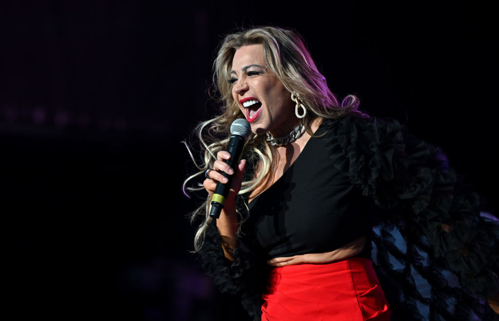 Taylor Dayne Now 2024: Age, Bio, Net Worth; Life After Surviving Colon Cancer Explored [Video]