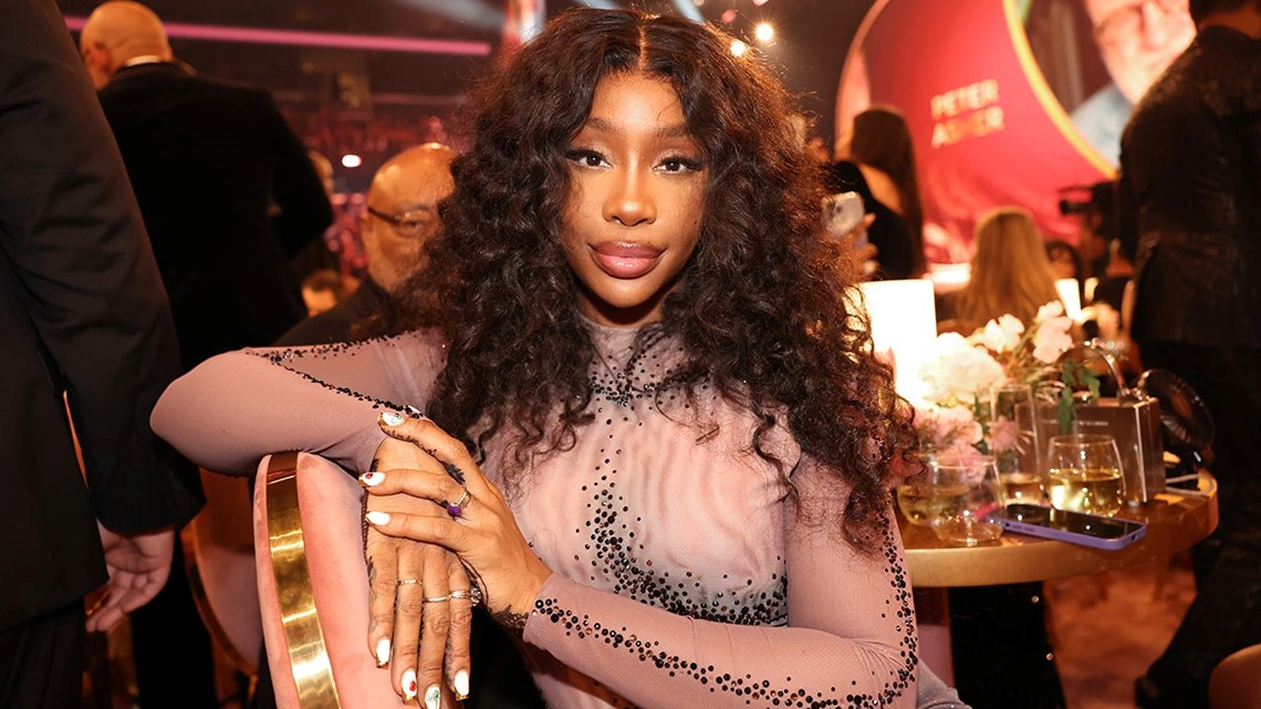 SZA Reveals Why She Had Her Breast Implants Removed [Video]