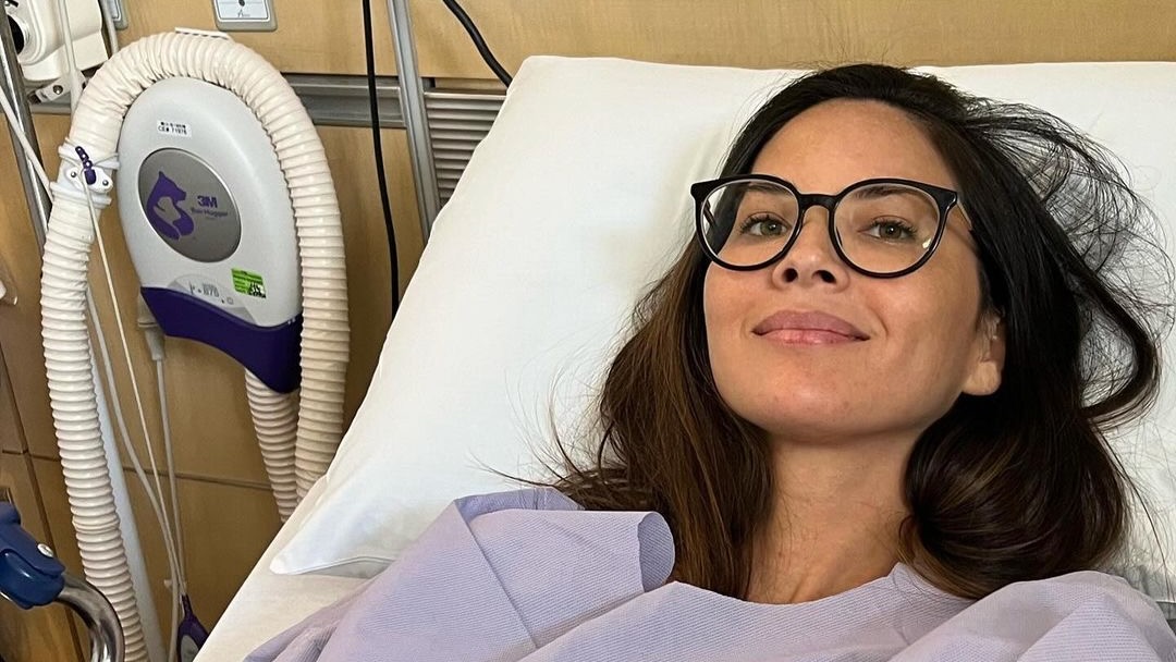 Olivia Munn Reveals Breast Cancer Diagnosis and Double Mastectomy [Video]