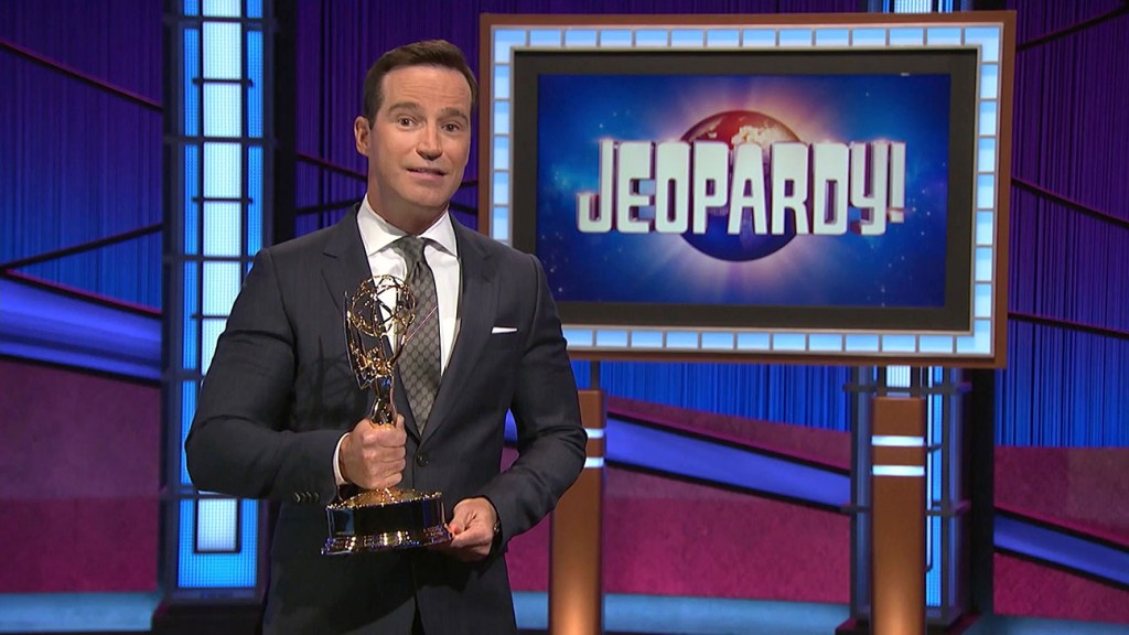 Fired ‘Jeopardy!’ EP Mike Richards Says Aaron Rodgers Was Most Prepared to Replace Alex Trebek [Video]