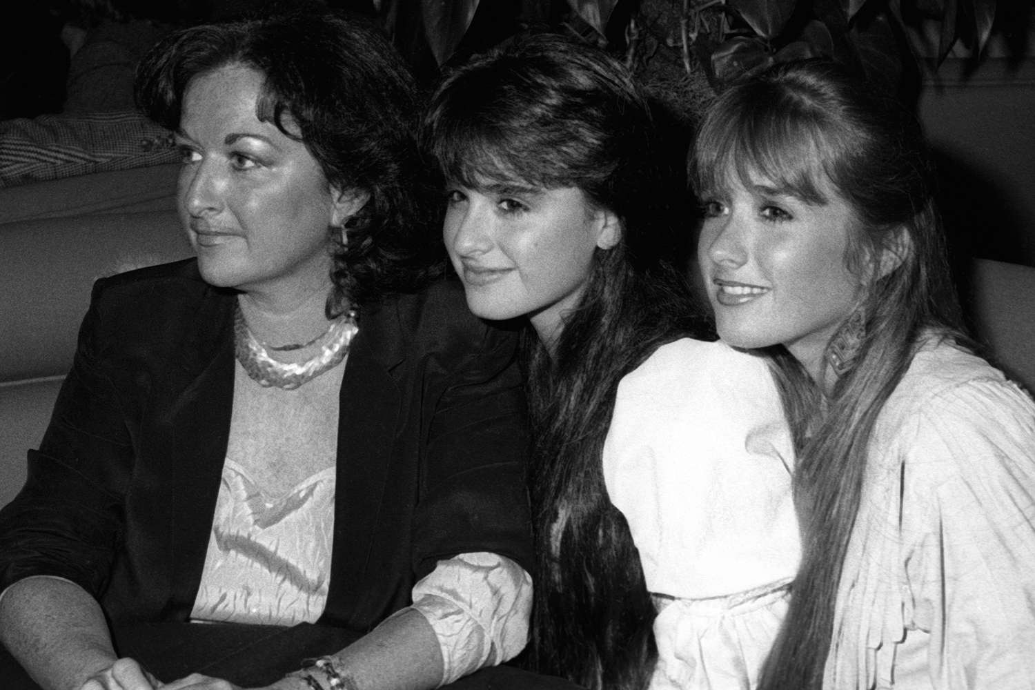 All About Kyle Richards’ Mom Kathleen Richards [Video]