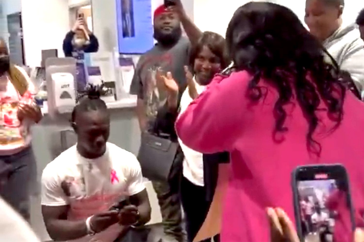 Man Surprises Girlfriend with Proposal as She Rang Chemotherapy Bell [Video]