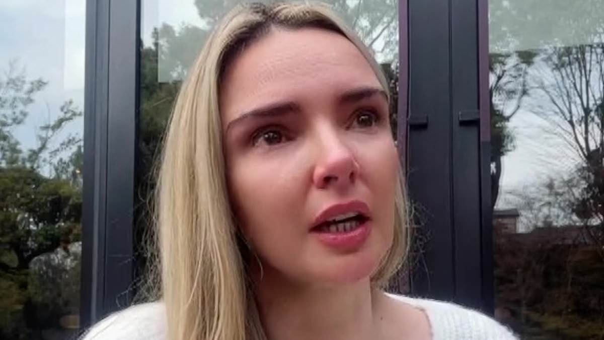 Nadine Coyle breaks down in tears as she remembers Girls Aloud bandmate Sarah Harding [Video]
