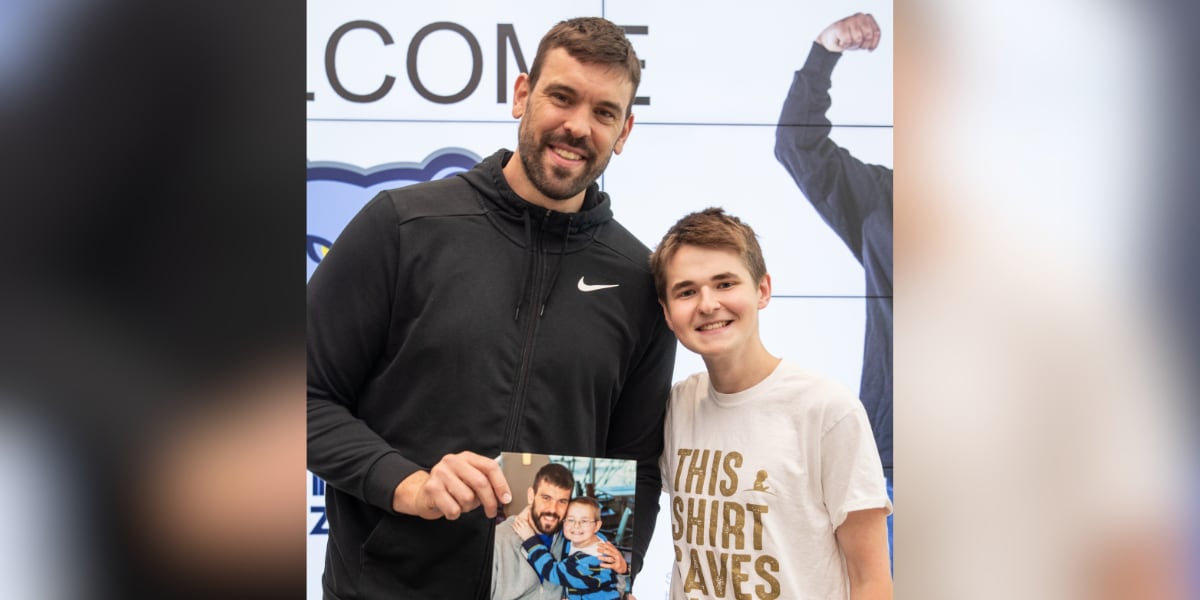 Marc Gasol reunited with St. Jude cancer survivor who described him as symbol of hope while undergoing treatment [Video]