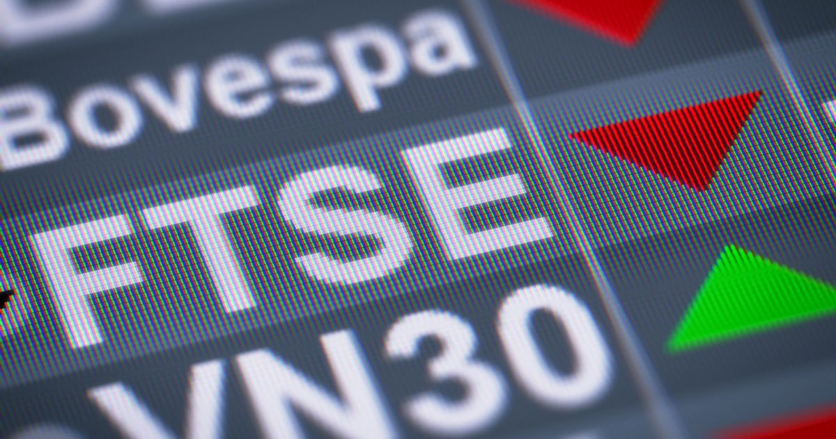 FTSE falls as house prices stagnate, Shell rises on upbeat 1Q guidance – Market Report [Video]