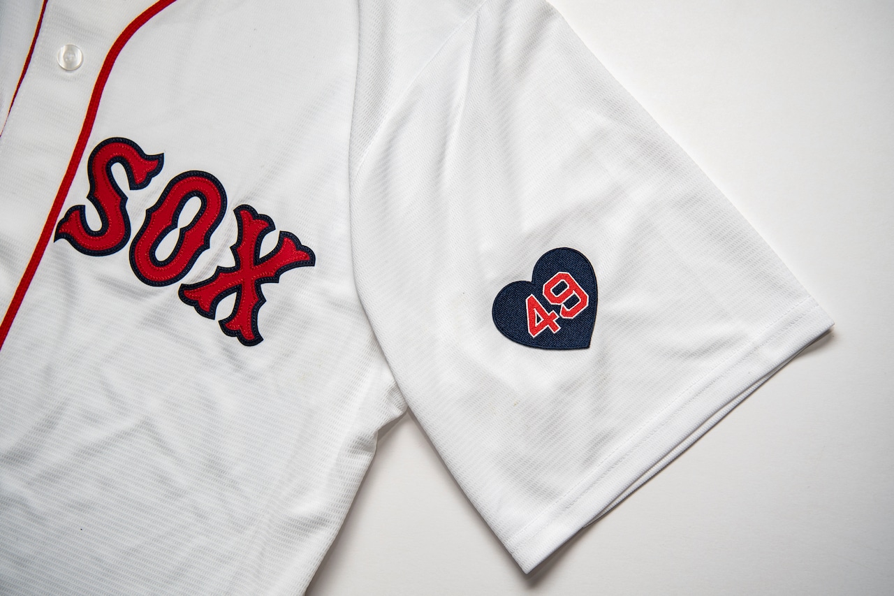 Red Sox to debut Tim Wakefield 49 patches; Alex Cora will wear jersey more [Video]