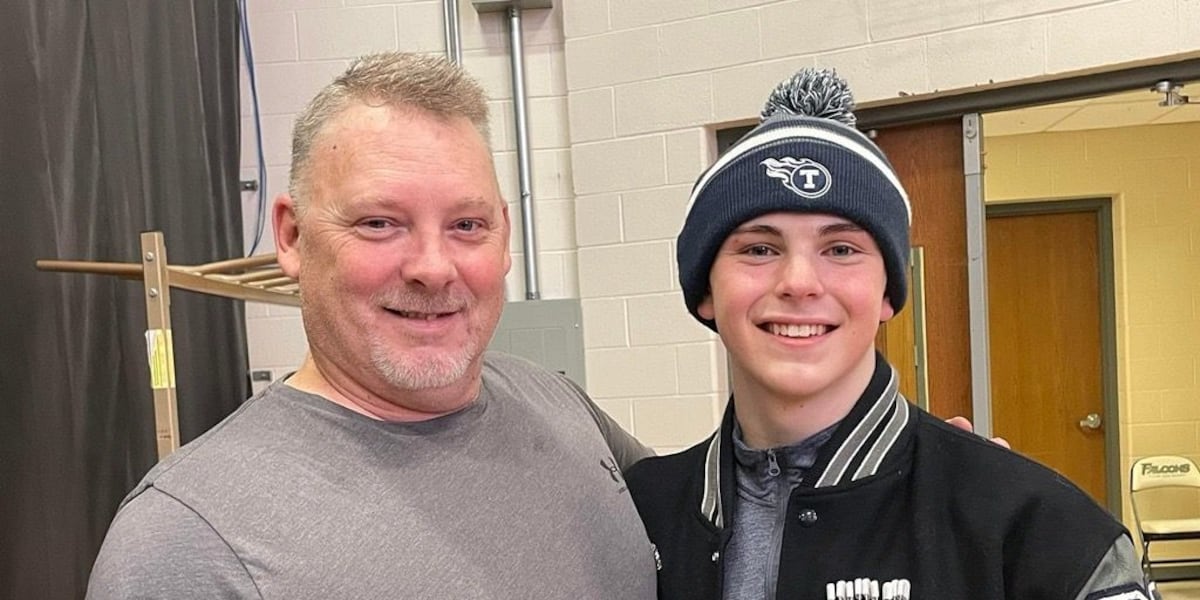 Lees Summit West HS wrestler known for battling on the mats, now battles leukemia [Video]
