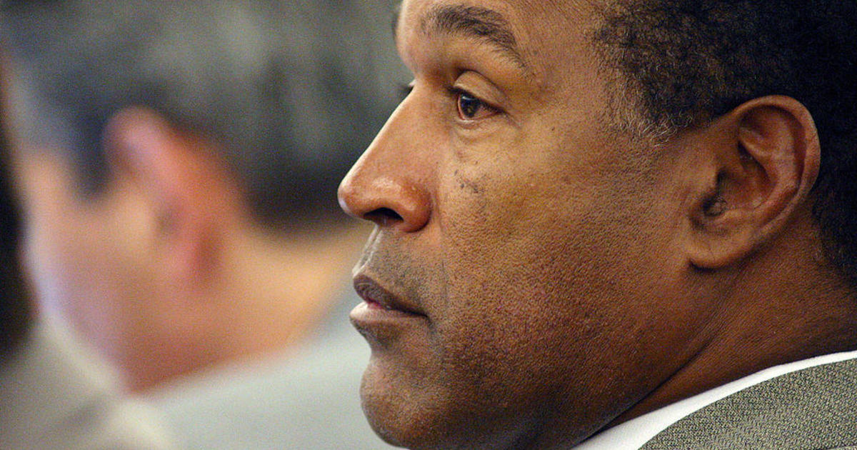 O.J. Simpson was “chilling” on the couch drinking beer, watching TV 2 weeks before he died, lawyer says [Video]