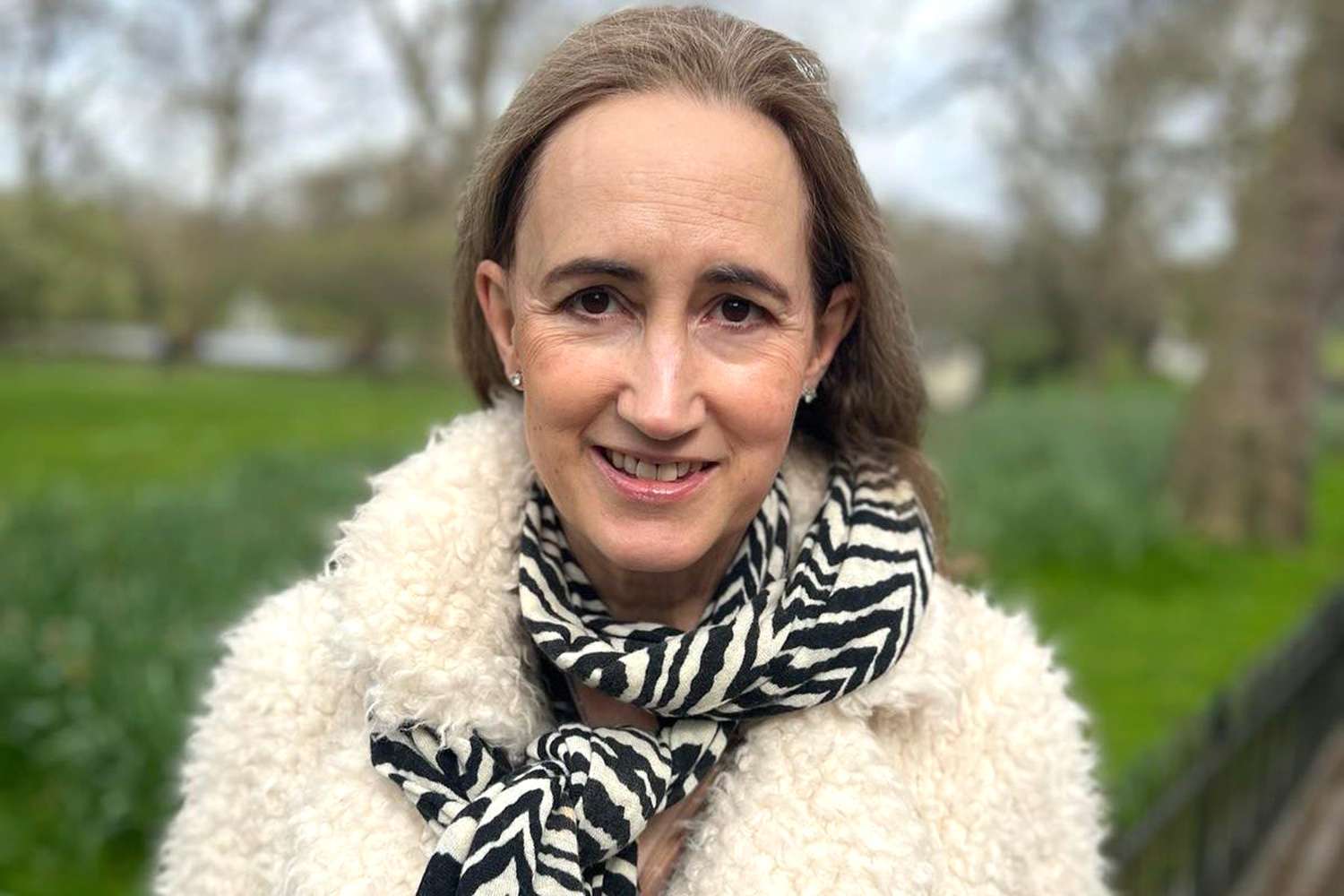 Shopaholic Author Sophie Kinsella, 54, Diagnosed with Brain Cancer [Video]