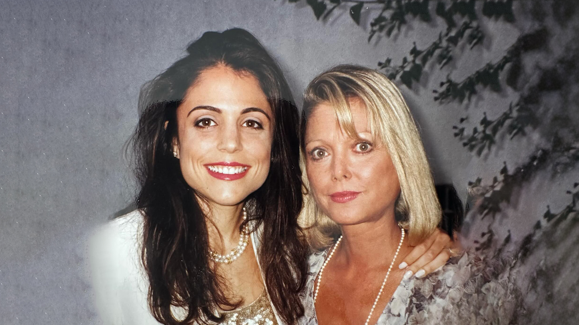 Bethenny Frankel mourns the loss of her selfish mother Bernadette Birk who fought demons before dying of lung cancer [Video]