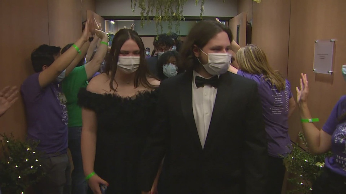 MD Anderson hosts prom for pediatric cancer patients [Video]