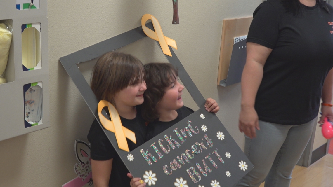 7-year-old girl in Arizona celebrates beating cancer [Video]