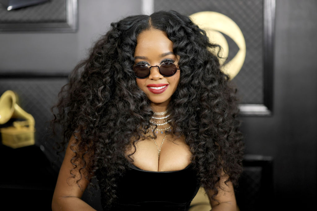 R&B Singer/Songwriter H.E.R. Celebrates Mom Being Cancer Free! - BlackDoctor.org [Video]