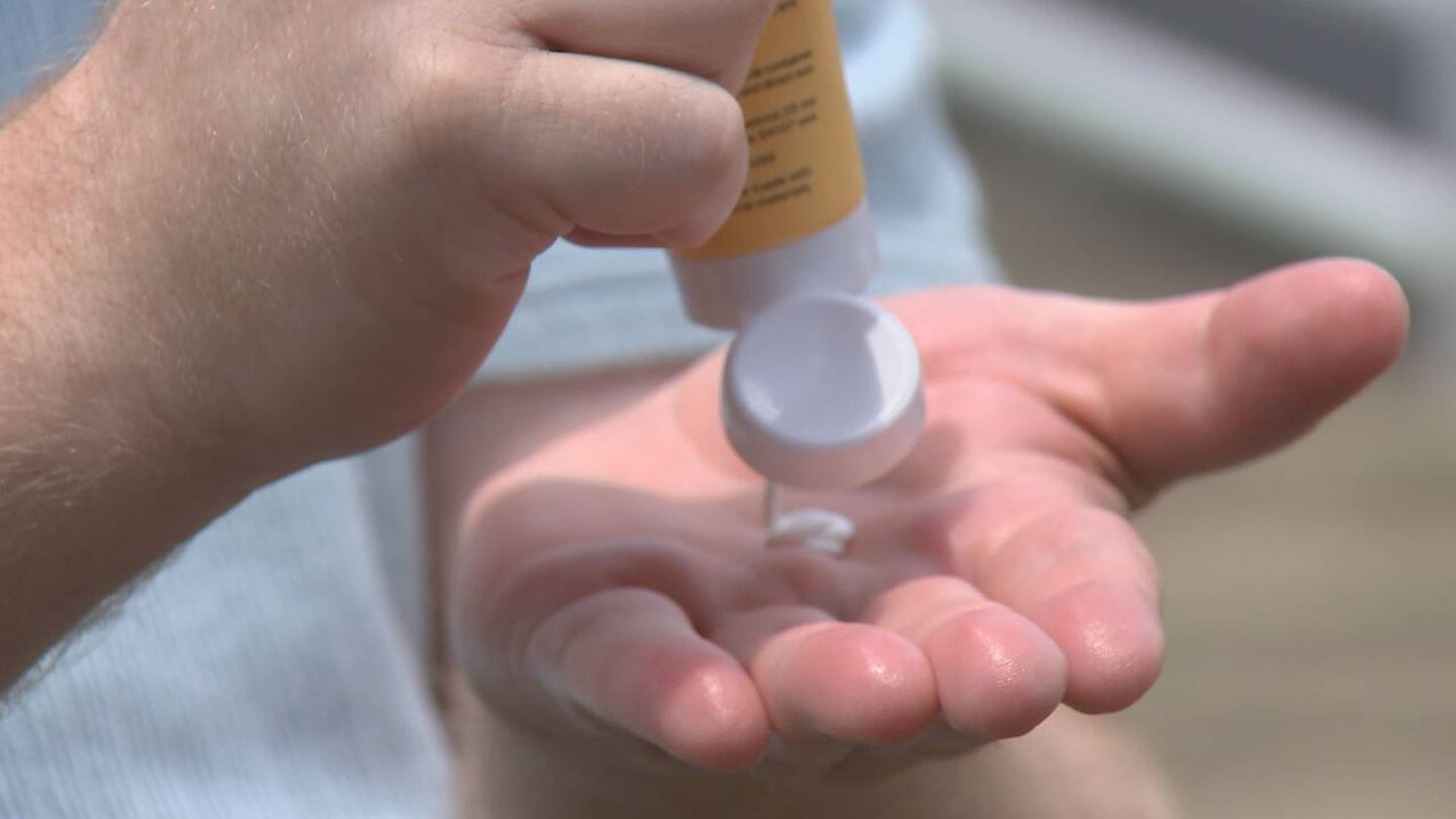 Doctors trying to combat social media influencers who are saying sunscreen causes cancer  WSB-TV Channel 2 [Video]