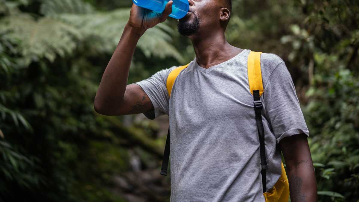 Stay safe while hiking in the heat by following this advice from experts [Video]