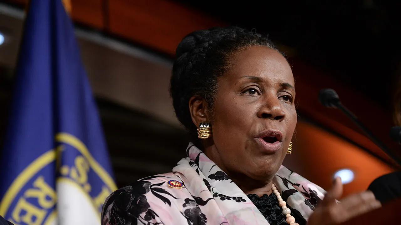 Rep. Sheila Jackson Lee has passed away after battle with pancreatic cancer [Video]