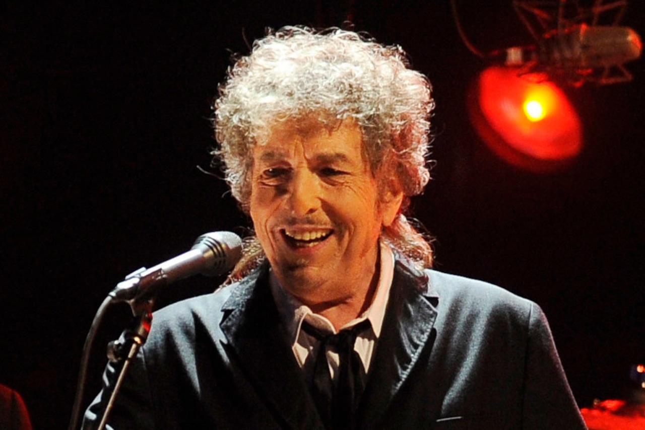 Music legend, who recorded with Bob Dylan, dead after pancreatic cancer battle [Video]